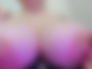 juliana-bigboobs's Live Sex Cam Show