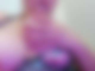 juliana-bigboobs's Live Sex Cam Show