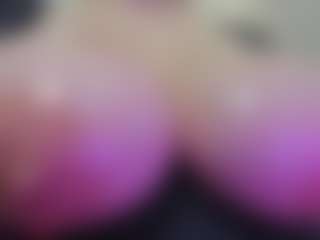 Live cam show with juliana-bigboobs - Mature on StripNow