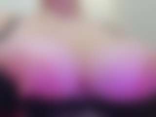 juliana-bigboobs's Live Sex Cam Show