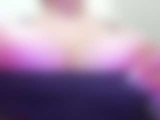 Live cam show with juliana-bigboobs - Curvy MILF on CamSextacy