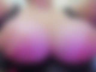 juliana-bigboobs's Live Sex Cam Show