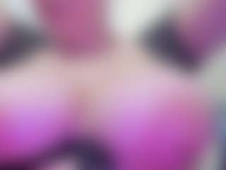 Live cam show with juliana-bigboobs - Oil on Camsoda