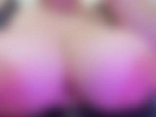 juliana-bigboobs's Live Sex Cam Show
