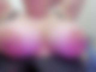 juliana-bigboobs's Live Sex Cam Show