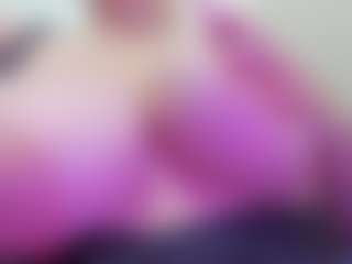 Live cam show with juliana-bigboobs - Green Eyes on CSO-WL