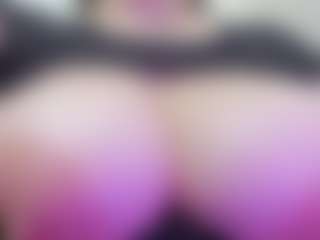 juliana-bigboobs's Live Sex Cam Show