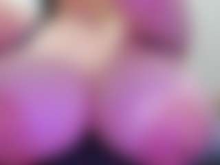 juliana-bigboobs's Live Sex Cam Show