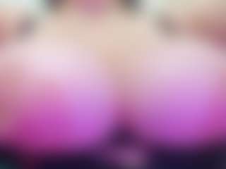 juliana-bigboobs's Live Sex Cam Show