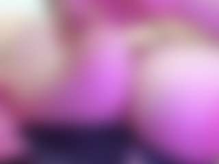 Live cam show with juliana-bigboobs - Oil on Cam Slut