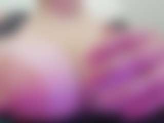 juliana-bigboobs's Live Sex Cam Show