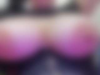 juliana-bigboobs's Live Sex Cam Show