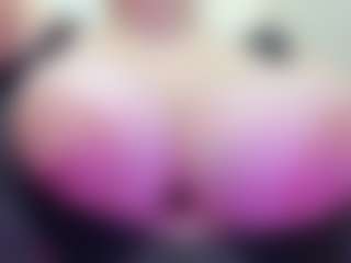 Live cam show with juliana-bigboobs - Shaved on CamSodaAdn