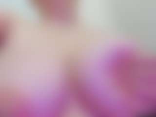 Live cam show with juliana-bigboobs - Shaved on SquirtSoMuch