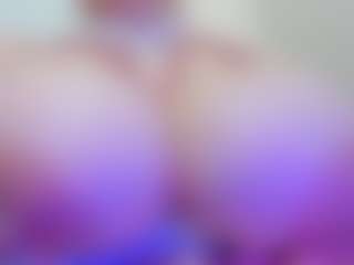 Live cam show with juliana-bigboobs - Middle Aged on chickslive.net
