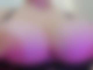 juliana-bigboobs's Live Sex Cam Show