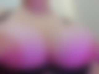 Live cam show with juliana-bigboobs - Green Eyes on Camsoda