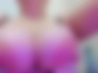 juliana-bigboobs's Live Sex Cam Show