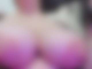 juliana-bigboobs's Live Sex Cam Show