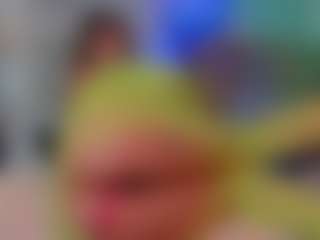 Live cam show with valeryguti1 - Tease on madthumbs
