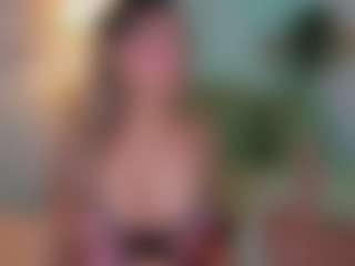 Live cam show with valeryguti1 - Strip Curvy on TeamSkeetLive