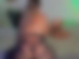 Live cam show with valeryguti1 - Fingers on madthumbs