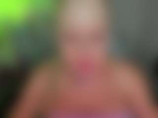 Live-Cam-Show mit elinocean - Blonde Hair auf Camsoda