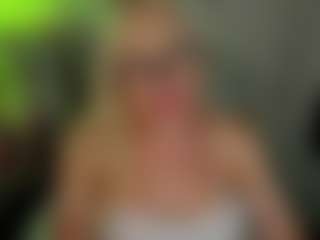 Live cam show with elinocean - Small Ass on live18s.com