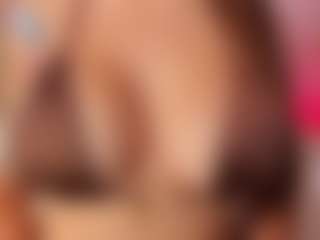 Live cam show with kyliegreyoficial - Eating Pussy on Milfs Live