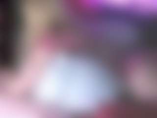 Live cam show with blondiewithanass - Small Ass on TeamSkeetLive