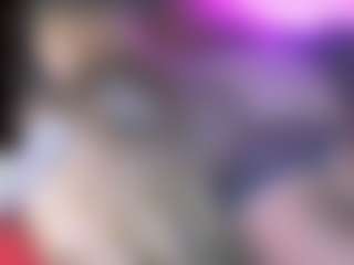 Live cam show with blondiewithanass - Green Eyes on Gym Cam Girls