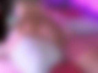 Live cam show with blondiewithanass - Green Eyes on Milfs Live
