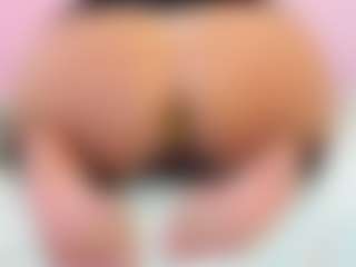 Live cam show with Squirt Angel - Curvy Latina on camwithhim.com