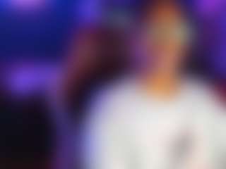 Live cam show with Ms Butterworths - Blowjob on Chatstar