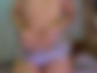 Live cam show with Martina Rossi - Oil on xxxlivecams.org