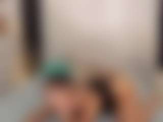Live cam show with Martina Rossi - Oil on Camming Site