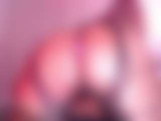 Salome MILF webcam performer live streaming