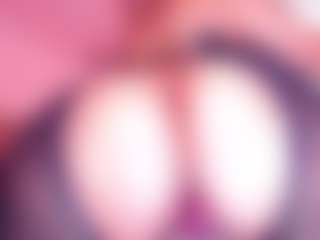 Salome MILF webcam performer live streaming