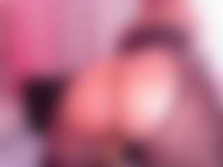 Live cam show with Salome - Public on https://playwithruby.com