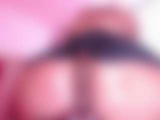 Salome MILF webcam performer live streaming