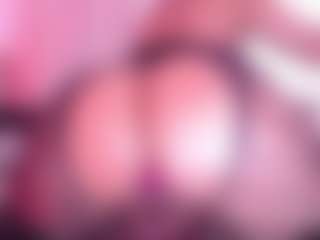Live cam show with Salome - Amateur MILF on Dolls Live
