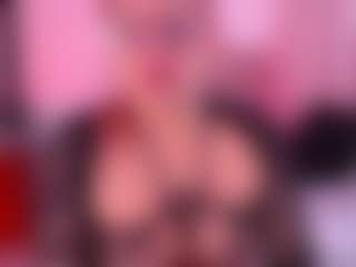 Live cam show with Salome - Flashing on dropp.cam