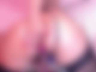 Live cam show with Salome - Public on Camsoda