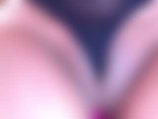Live cam show with Salome - Blowjob on Camsoda