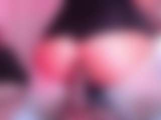 Salome MILF webcam performer live streaming