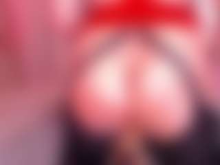 Salome MILF webcam performer live streaming