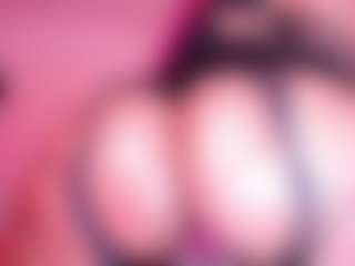 Live cam show with Salome - Public MILF on Camsoda
