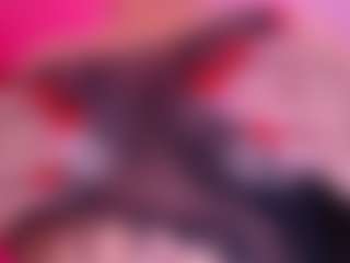 Live cam show with Salome - Flashing on pussylord.com