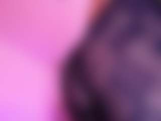 Salome MILF webcam performer live streaming