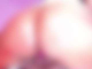Live cam show with Salome - Gamer MILF on Camming Site